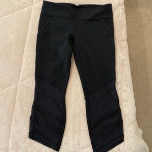 Ivivva girls black mesh capri pants